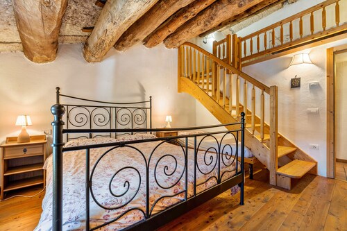 Apartment 'Appartamento Del Vecchio Fienile' mit Bergblick und gemeinsamem Garten
