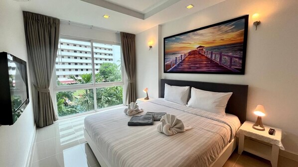 1 bedroom - 6-32 - 1 Bdr Condo With Balcony and Shared Pool (Patong)