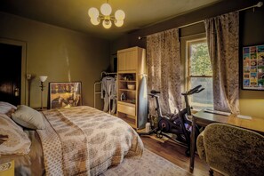 3 soverom, strykejern/-brett, wi-fi og sengetøy