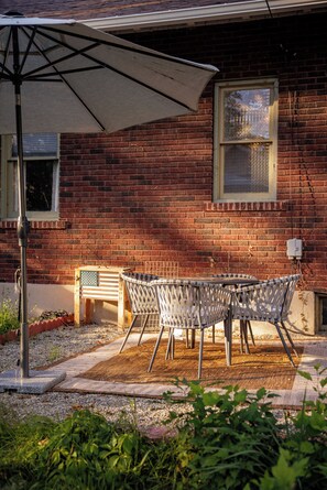 Outdoor dining