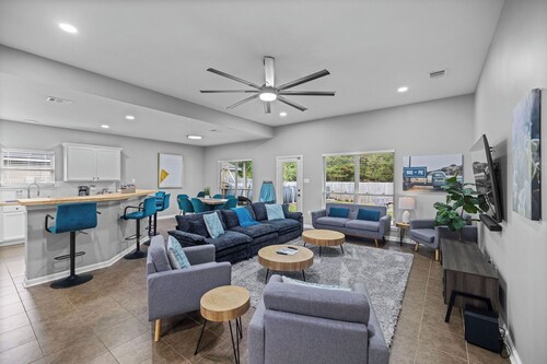 Close to Chappapeela Open Floor plan with Pool