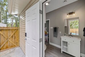 Interior - Ponchatoula - Robert Oasis with Pool & Game Room (Ponchatoula)