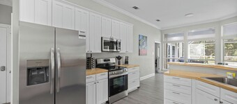 Family-Friendly with Game Room & Screened-In Pool