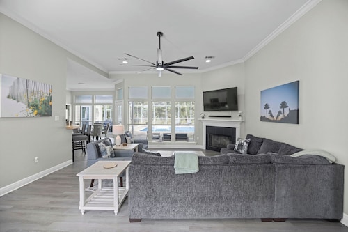 Family-Friendly with Game Room & Screened-In Pool