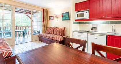 Close to the lake, beautiful apartment residence with swimming pool