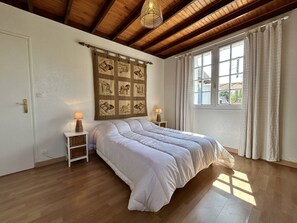 4 bedrooms, free WiFi