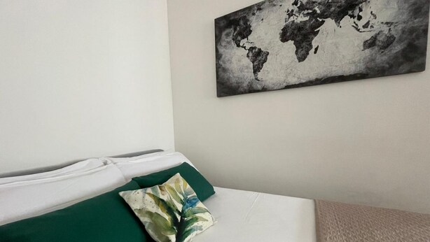 Room - Studio 15 min from Rho Fiera (Foliage House) (Senago)