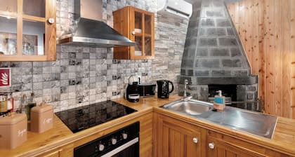 Apartment 'Cantinho Do Sossego' with Sea View, Private Terrace and Wi-Fi