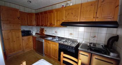 Appartement 'Casa Valle Folgaria' avec vue sur la montagne, terrasse et jardin partagés