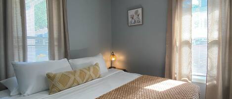 2 bedrooms, iron/ironing board, WiFi, bed sheets