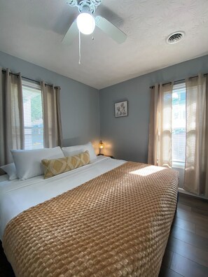 2 間睡房、熨斗/熨衫板、Wi-Fi、床單