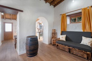 TV - Holiday Home 'El Rincón De Yeico' with Mountain View, Private Terrace and Wi-Fi (Isora)