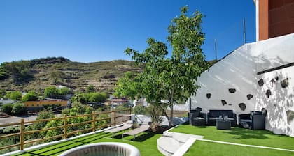 'Casa Tito Y Teresita' with Sea View, Private Terrace and Wi-Fi