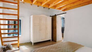 2 dormitorios, tabla de planchar con plancha, wifi gratis y ropa de cama