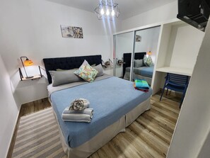 2 slaapkamers, een kluis op de kamer, een bureau