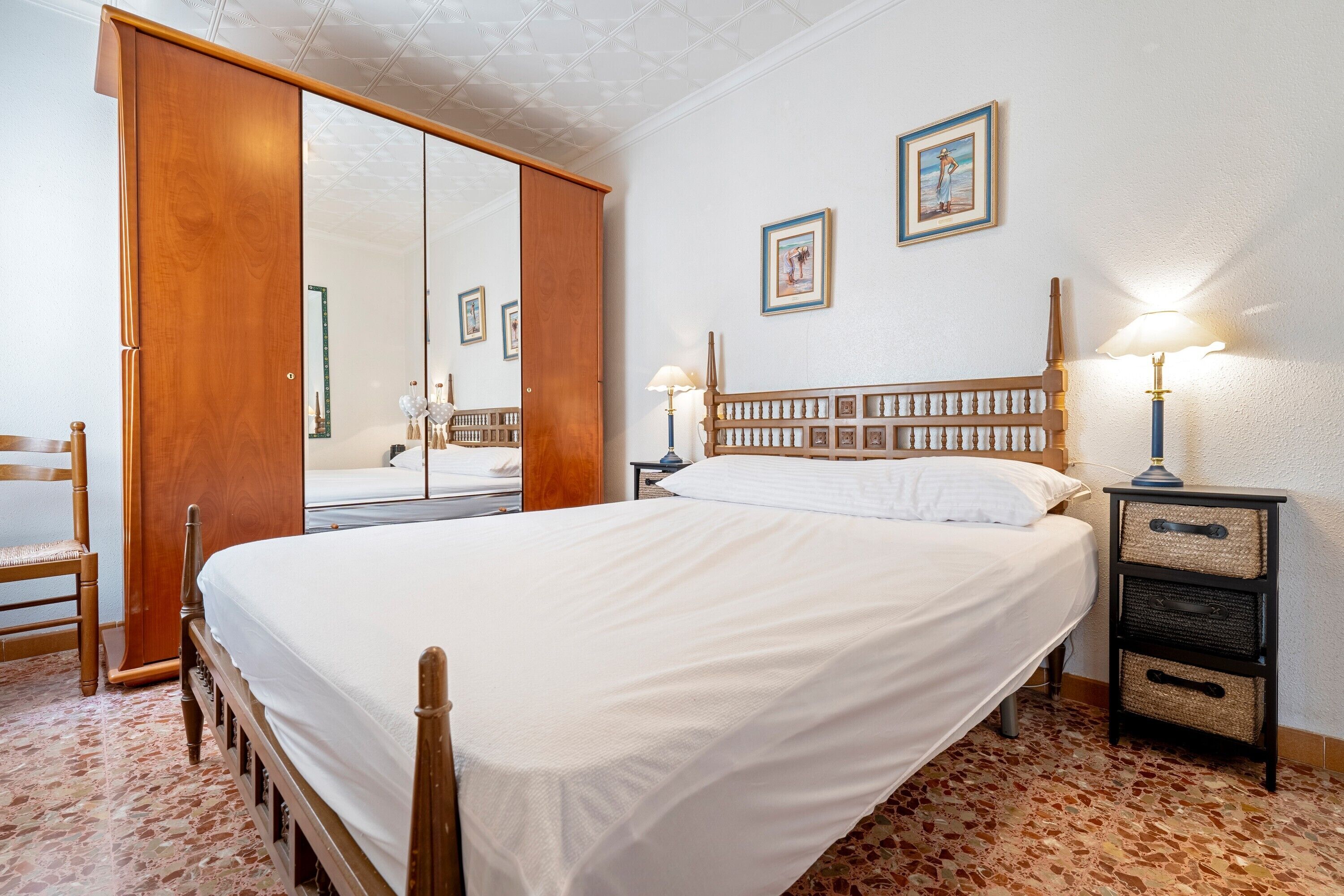 3 bedrooms, bed sheets