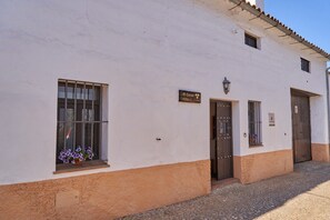 Exterior detail - Country House 'El Zarzo' with Mountain View, Shared Terrace and Wi-Fi (Fuenteheridos)