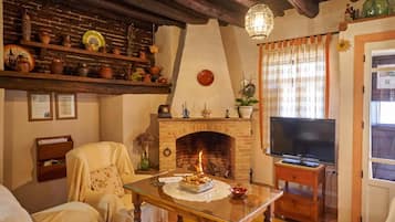 TV, fireplace, DVD player