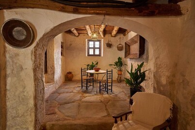 Country House 'El Tragaluz I' with Mountain View, Shared Terrace and Wi-Fi