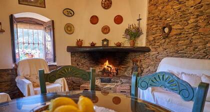 Country House 'Navalgatos' with Mountain View, Private Pool and Private Terrace