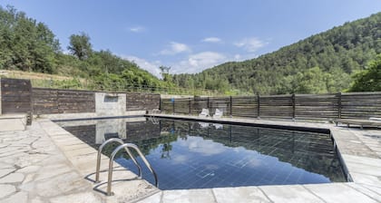 Maison de campagne "Casa Dels Peixos" avec vue sur le lac, piscine privée et Wi-Fi