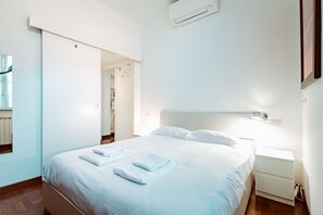 1 camera, Wi-Fi, lenzuola