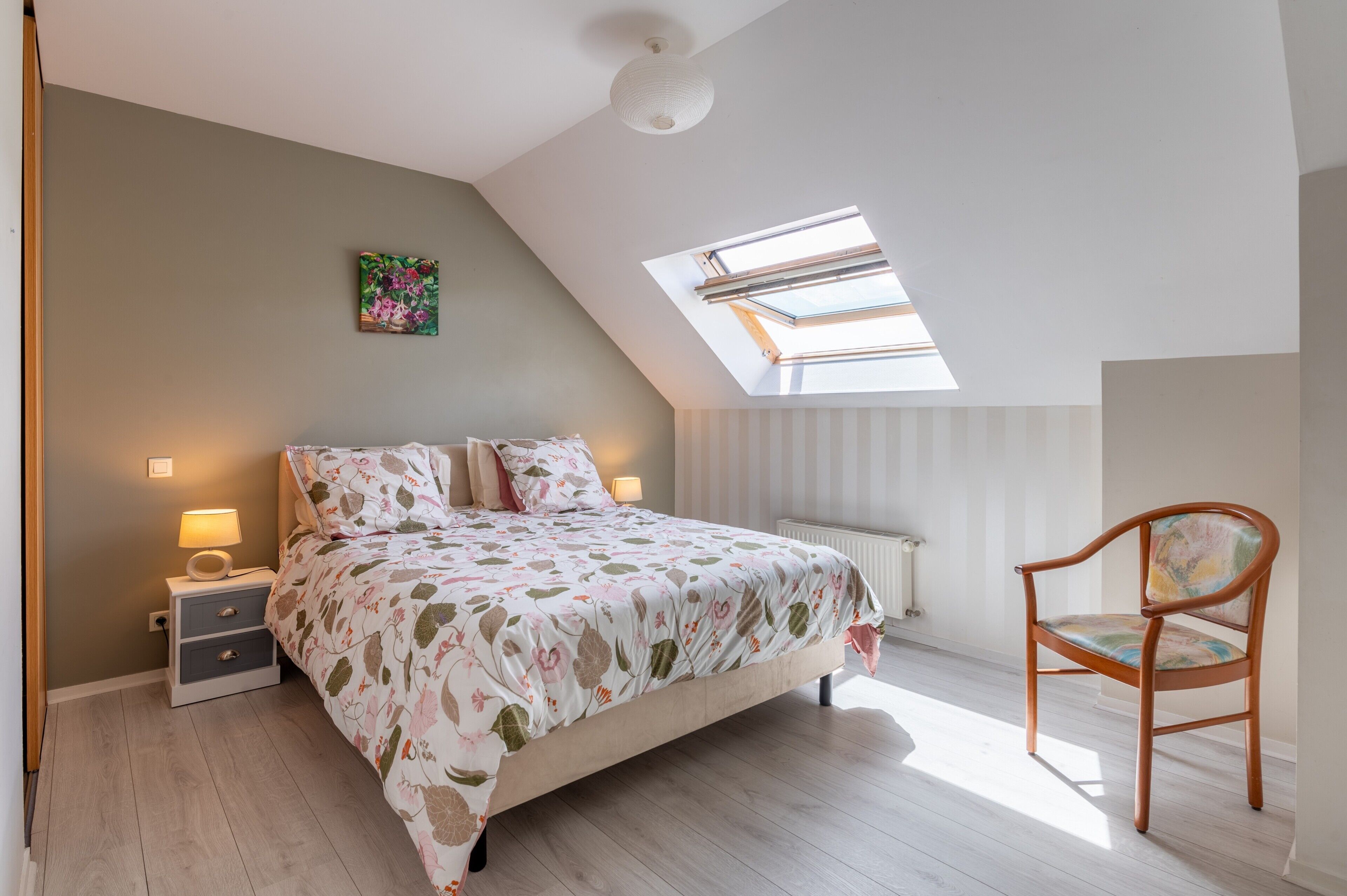 4 chambres, fer et planche à repasser, Wi-Fi gratuit, draps fournis