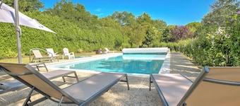 Holiday Home 'Le Puy Bellevue' with Private Pool, Private Terrace and Wi-Fi