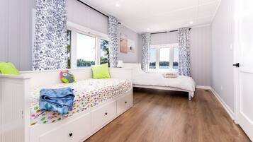 3 bedrooms, WiFi, bed sheets, wheelchair access