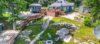 Waterfront Lake Muskoka cottage one thousand and one night 