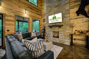 Interior - Runaway Streams - Game Room, Mini Golf, Creekside, EV Outlet (Broken Bow)