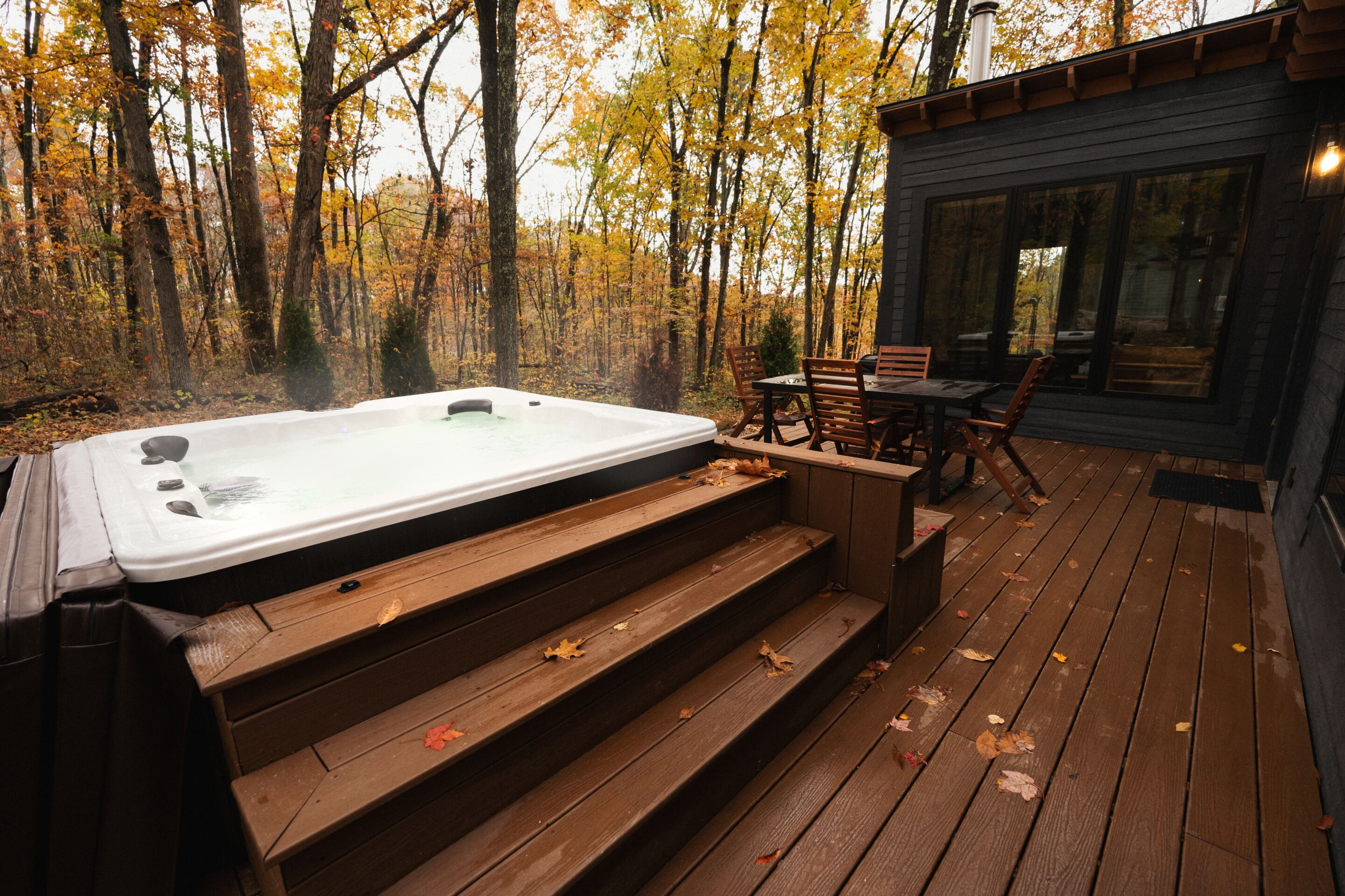 Outdoor spa tub