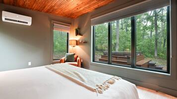 1 bedroom, bed sheets