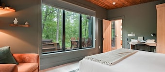 Alpine Pass | Hocking Hills, Hot Tub, Wood Stove