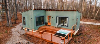 Ivy Cottage | Hocking Hills, Modern, Hot Tub