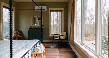 Ivy Cottage | Hocking Hills, Modern, Hot Tub