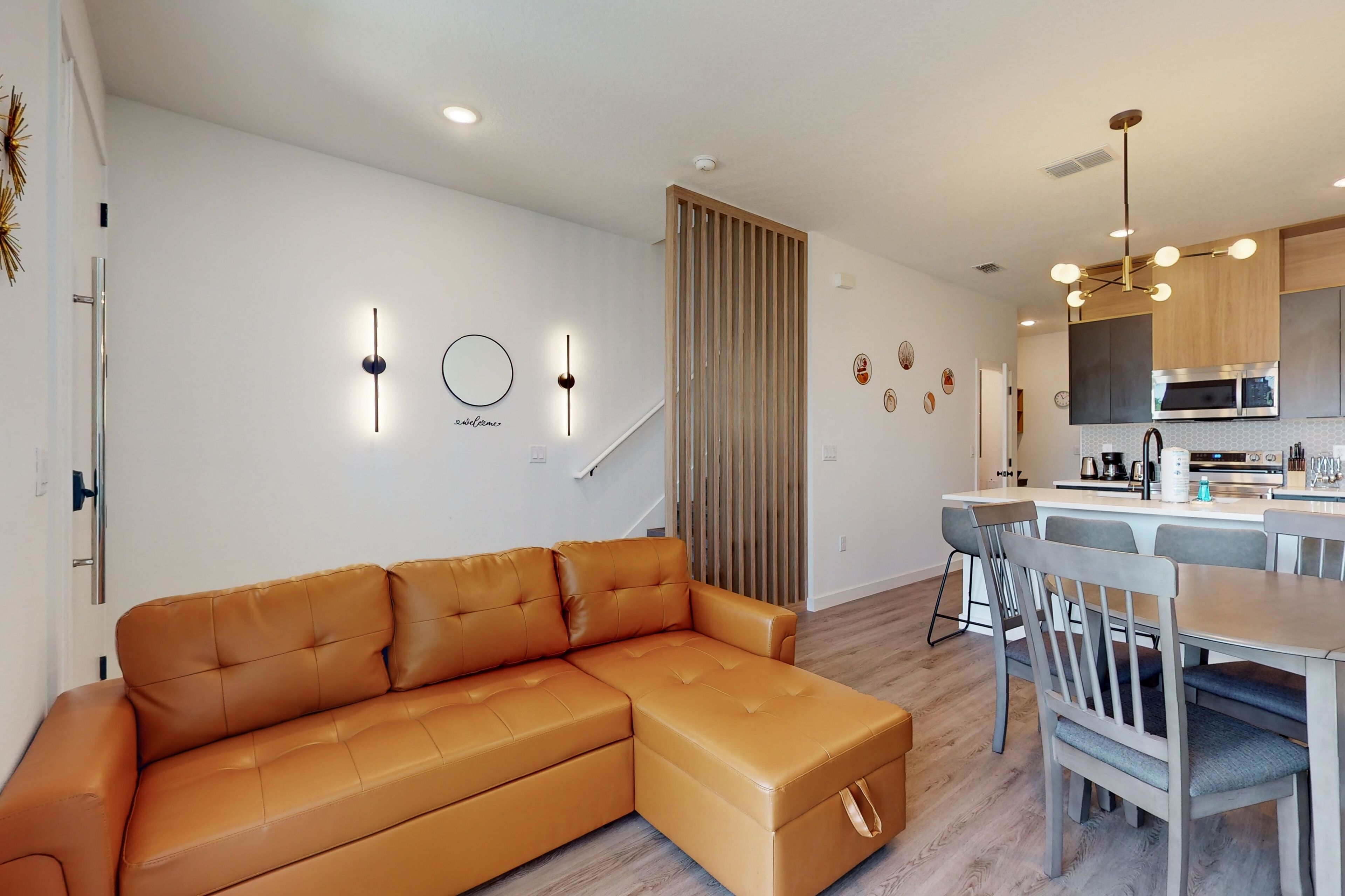 Newly built townhome, dog-friendly, Free WiFi, and Netflix Streaming