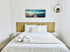 2 Schlafzimmer, Schreibtisch, Bügeleisen/Bügelbrett, Reisekinderbett