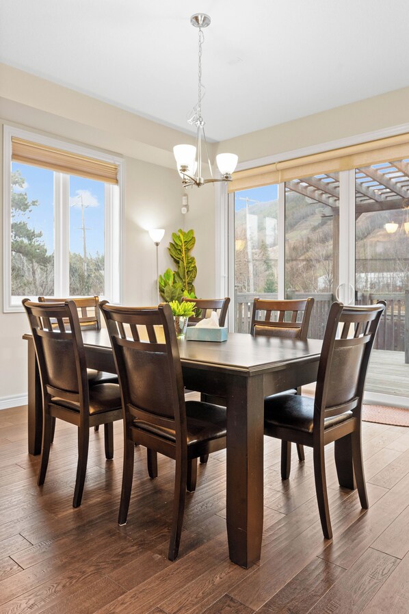 Dining - Summer Getaway - Beach, Hiking, Parks (Clarksburg)