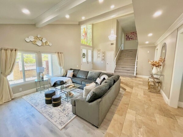 TV, fireplace - Top of the World Anaheim View Home (Anaheim)