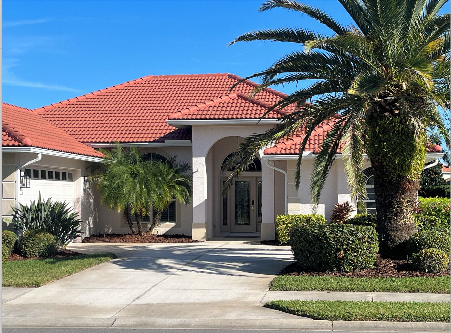 Luxury 3-Bedroom House in Gated Community of Venice, FL