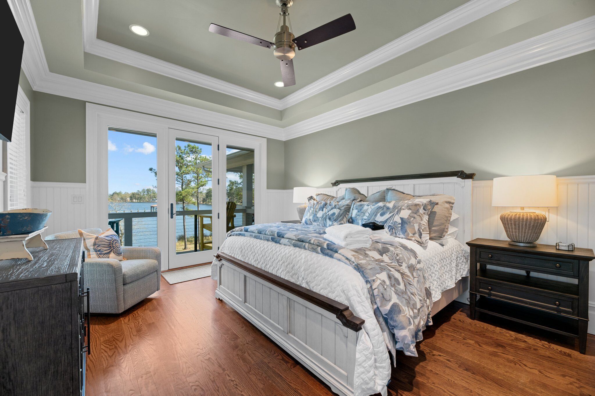 3 bedrooms, desk, iron/ironing board, free WiFi