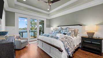 3 bedrooms, desk, iron/ironing board, free WiFi