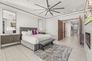 8 室のベッドルーム、アイロン / アイロン台、WiFi (無料)、ベッドシーツ