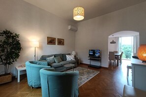 TV