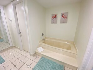 Shower, hair dryer, towels - Sanibel Harbour Resort - 314: Stylish condo steps away from private beach. (Fort Myers)