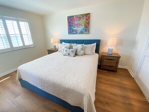2 bedrooms, iron/ironing board, free WiFi, bed sheets - Sanibel Harbour Resort - 314: Stylish condo steps away from private beach. (Fort Myers)