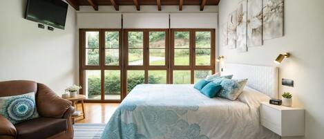 4 bedrooms, iron/ironing board, bed sheets, wheelchair access