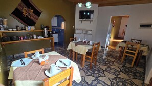 Desayuno buffet incluido todos los días 