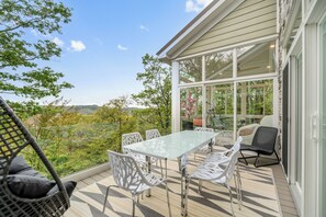 Outdoor dining - Steps to Ski Slopes! Luxury Home Sleeps 22 w/ Hot Tub, Game Room & Amazing Views (Somerset)